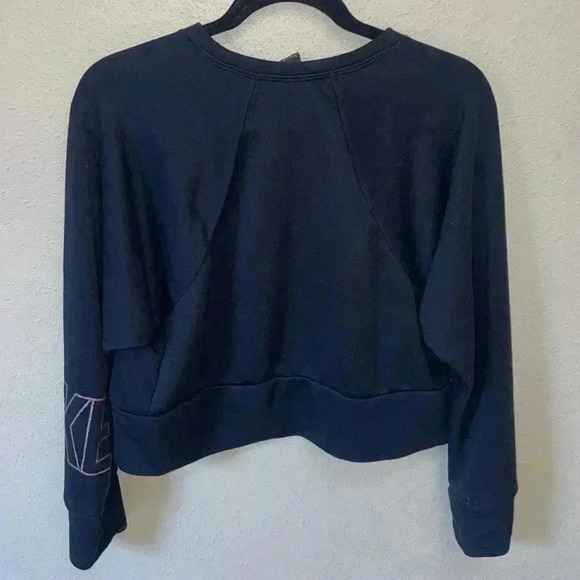 NIKE Women’s Cropped Sweatshirt - Picture 6 of 7